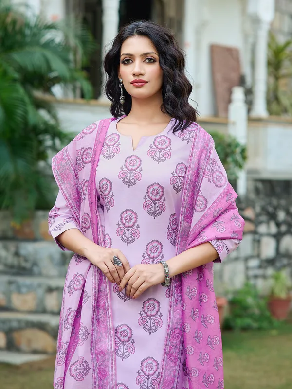 Purple_Silk_Blend_Straight_Calf_Length_Sweetheart_Neck_Kurta_Sets_For_Women