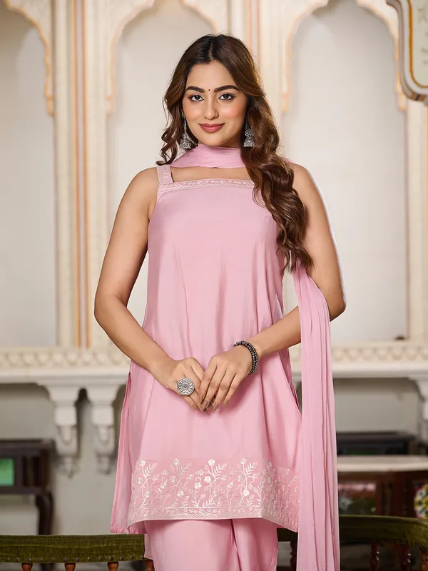 Dusty_Pink_Viscose_Rayon_Straight_Calf_Length_Square_Neck_Kurta_Sets_For_Women