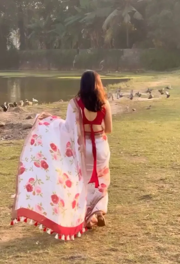 White_&_Maroon_Premium_Soft_linen_Cotton_Saree_For_Women