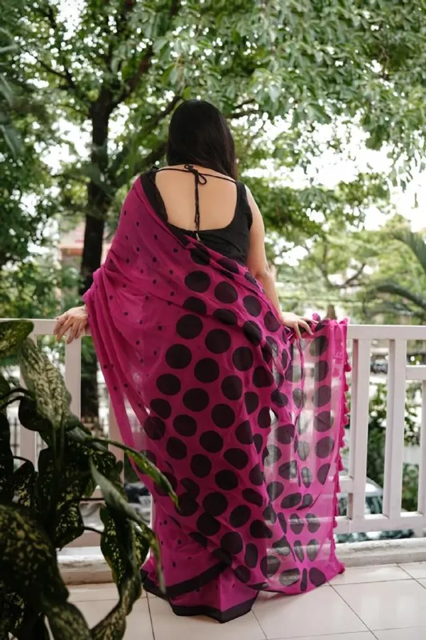WHITE_&_PINK_SOFT_LINEN_SAREES