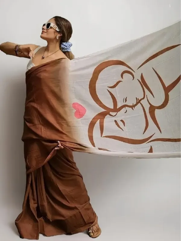 BEAUTIFUL_Pallu_Design_Brown_And_Cream_Combination_Saree_With_Printed_Blouse__