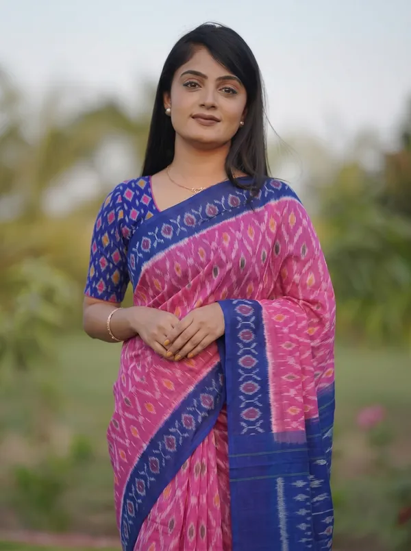 Beautiful_Pink_and_Blue_Colour_Ikkat_Print_Saree