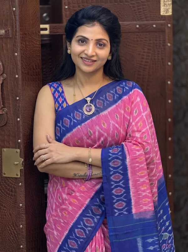 Beautiful_Pink_and_Blue_Colour_Ikkat_Print_Saree