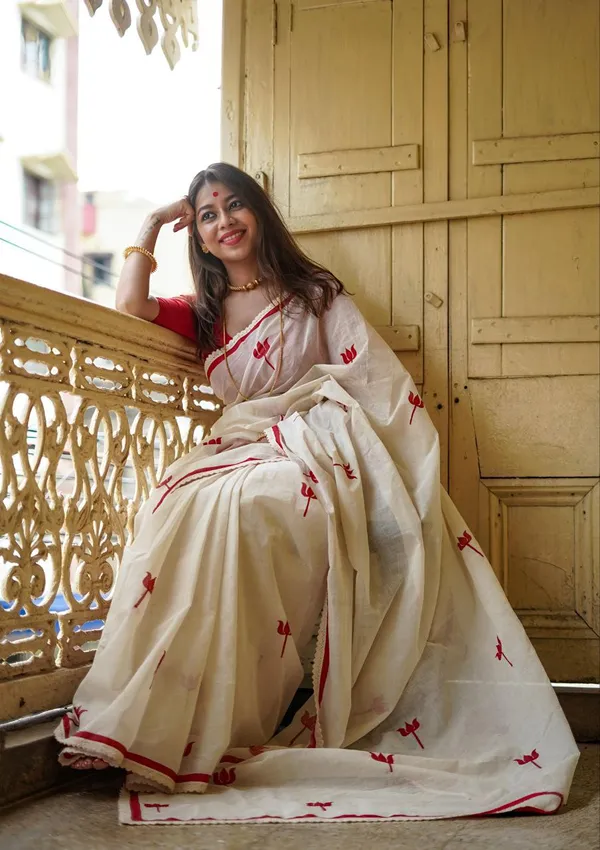 RED_&_WHITE_Colour__soft_linen_cotton_saree_With_Beautiful_Blouse