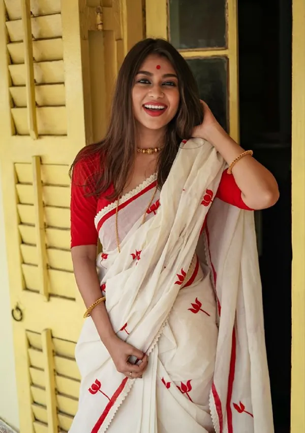 RED_&_WHITE_Colour__soft_linen_cotton_saree_With_Beautiful_Blouse