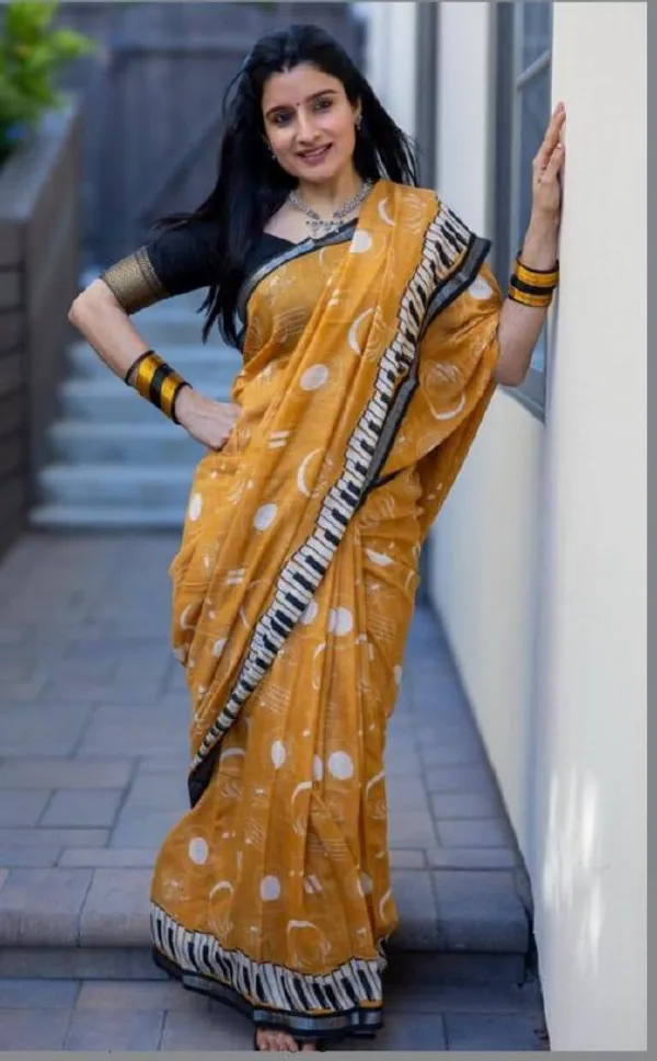 BEAUTIFUL_Yellow_Colour_Premium_Saree_With_Gold_Jari_Border