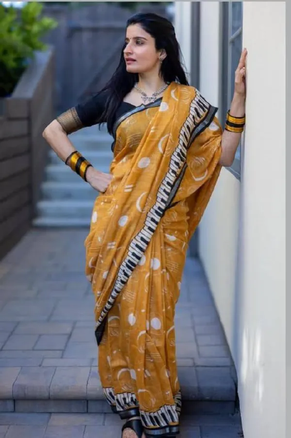 BEAUTIFUL_Yellow_Colour_Premium_Saree_With_Gold_Jari_Border