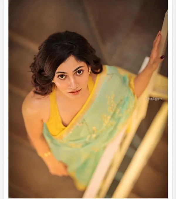 Light_Blue_&_Yellow_Premium_Linen_Cotton_Saree_With_Blouse_For_Women