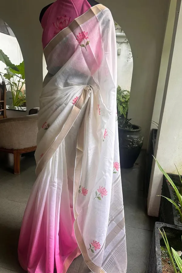 WHITE_&_PINK_FLOWER_SOFT_LINEN_SAREES
