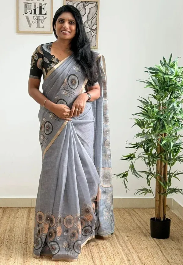 Frosty_Grey_Woven_Linen_Saree_With_Digital_Print