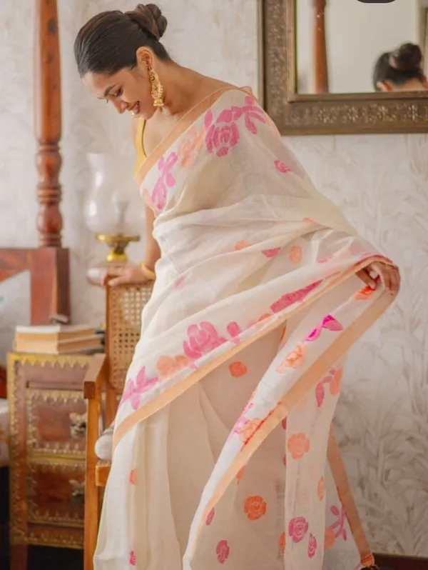 Whaite_&_Pink_Premium_Saree_And_Gold_Border