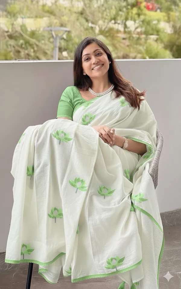 Pista_Colour_Flower_And_Pista_Premium_Lace_Border_Party_Wear_Sarees
