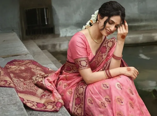 Pink_And_Wine_Boredr_Premium_Look_Sarees
