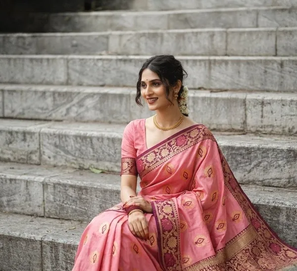 Pink_And_Wine_Boredr_Premium_Look_Sarees