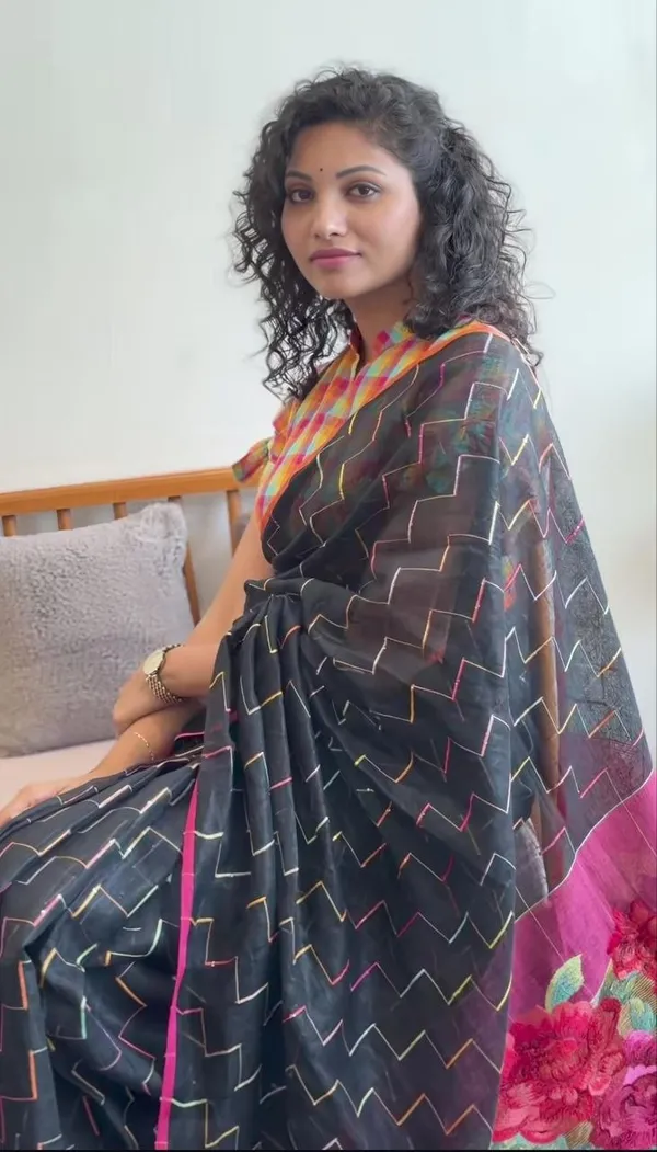 Premium_Black_Linen_Sarees