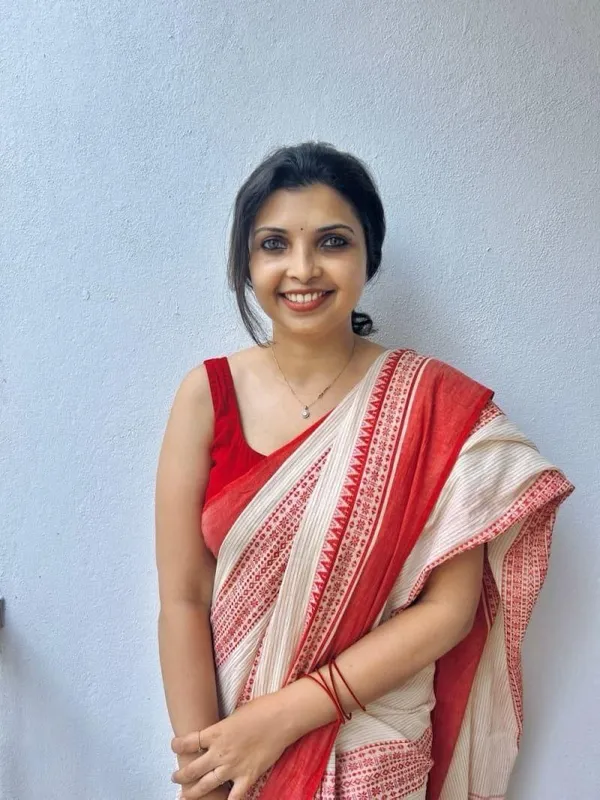 WHITE_&_RED_SOFT_LINEN_SAREES