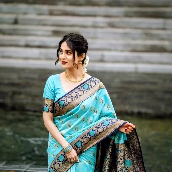 Sky_And_Blue_Colour_Matching_Sarees