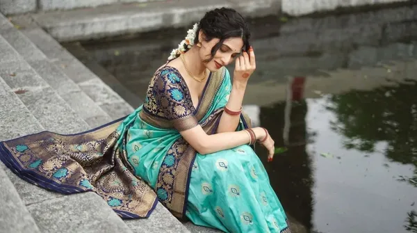 Sky_And_Blue_Colour_Matching_Sarees