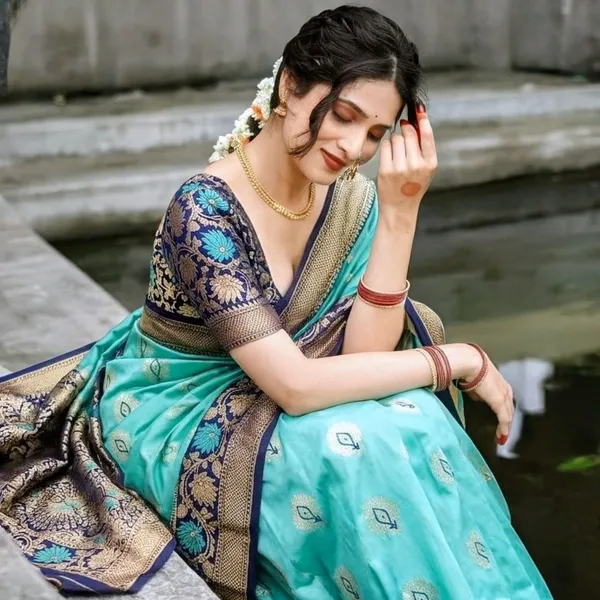 Sky_And_Blue_Colour_Matching_Sarees