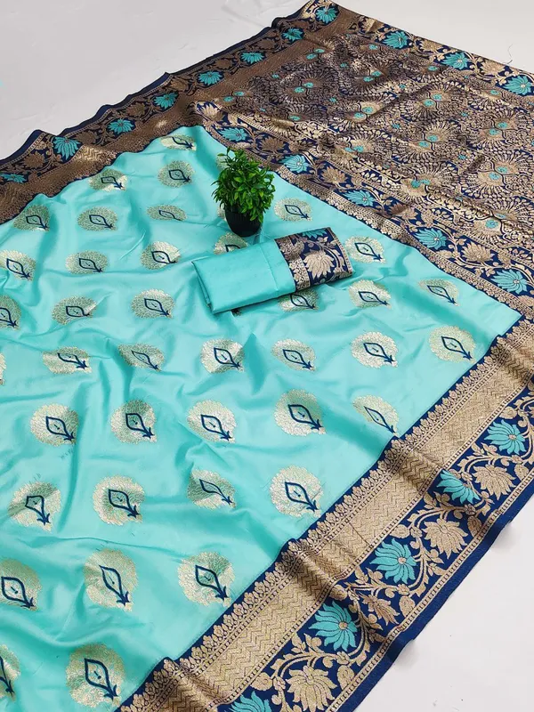 Soft_Silk_with_Zari_Weaving_Rich_Pallu_Saree