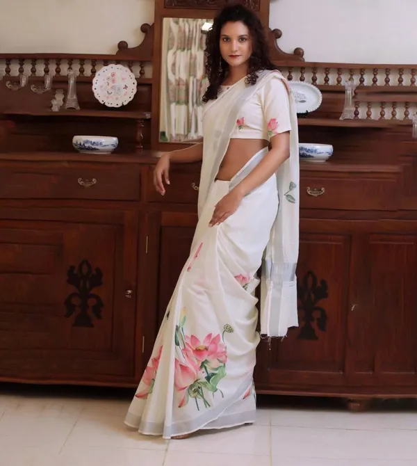 White_Flower_Digital_Print_Sarees