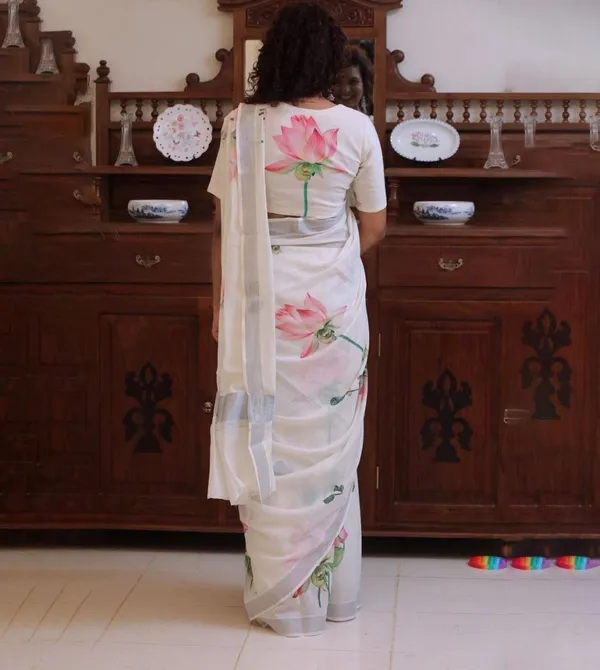 White_Flower_Digital_Print_Sarees