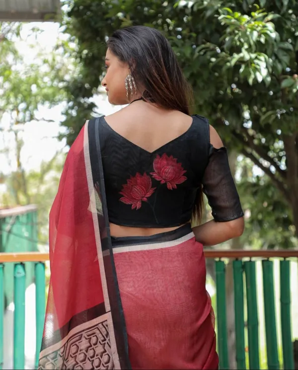 MAROON_&_WHITE_Colour__soft_linen_cotton_saree_With_Beautiful_Blouse