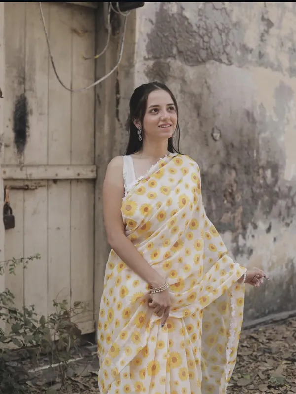 Yellow_Flower_Party_Wear_Sarees