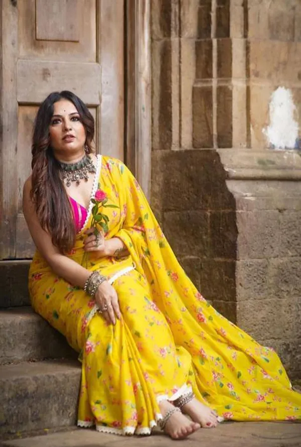 Yellow_Premium_Soft_linen_Cotton_Saree_For_Women