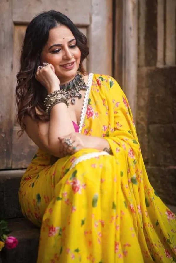 Yellow_Premium_Soft_linen_Cotton_Saree_For_Women