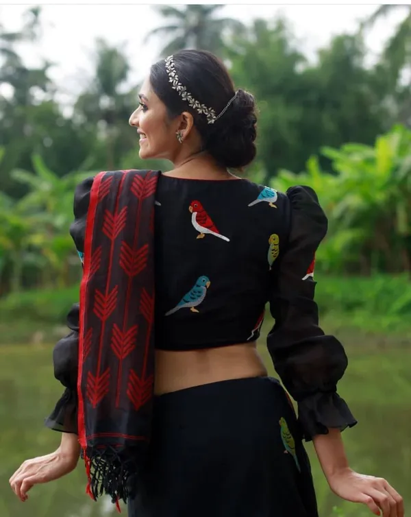 Black_Premium_Soft_linen_Cotton_Saree_For_Women