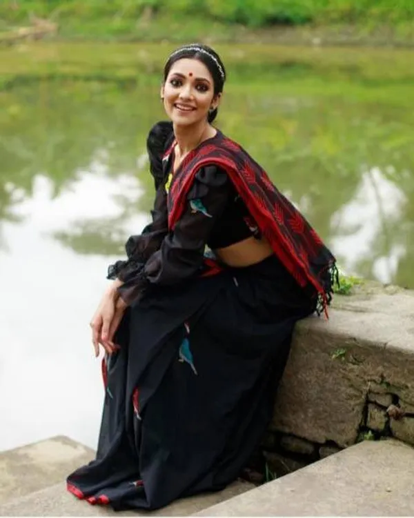 Black_Premium_Soft_linen_Cotton_Saree_For_Women