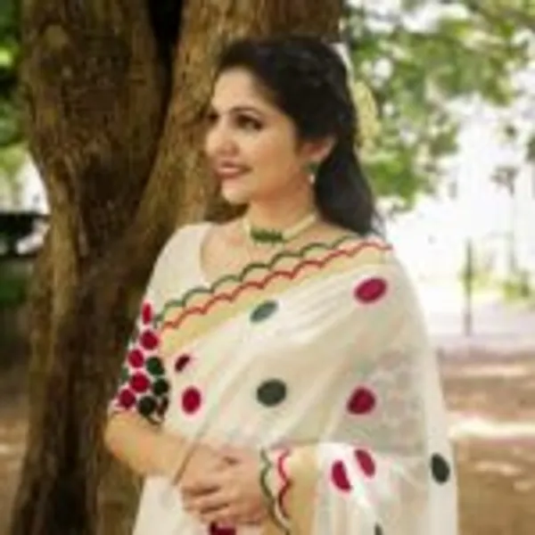 Cream_Premium_Linen_Cotton_Saree_With_Cut_Work_Border_With_Golden_Zari_Border_Saree_And_Blouse_For_Women
