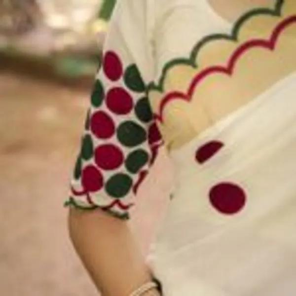 Cream_Premium_Linen_Cotton_Saree_With_Cut_Work_Border_With_Golden_Zari_Border_Saree_And_Blouse_For_Women