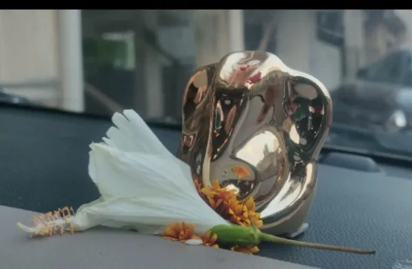 Golden_Ceremic_Ganesh_Idol_For_Car_Dashboard_|_Home_Decor_|_Gifting_&_Prosperity__-__6_Cm
