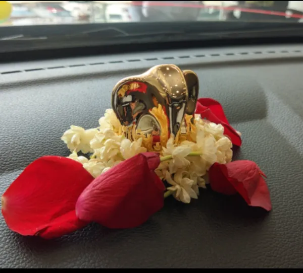 Golden_Ceremic_Ganesh_Idol_For_Car_Dashboard_|_Home_Decor_|_Gifting_&_Prosperity__-__6_Cm