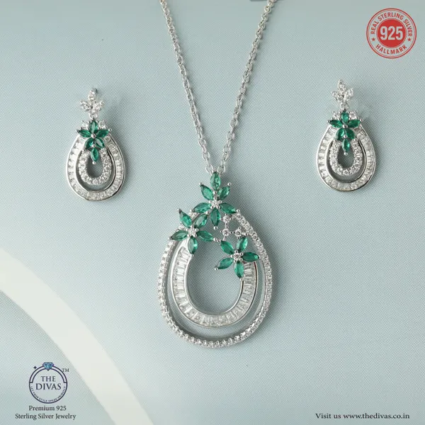 White_925_Sterling_Silver_Premium_Pendant_Set