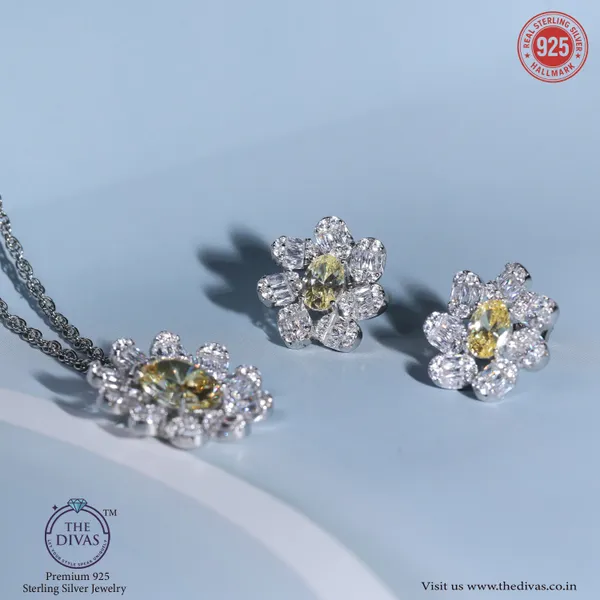 White_925_Sterling_Silver_Premium_Pendant_Set