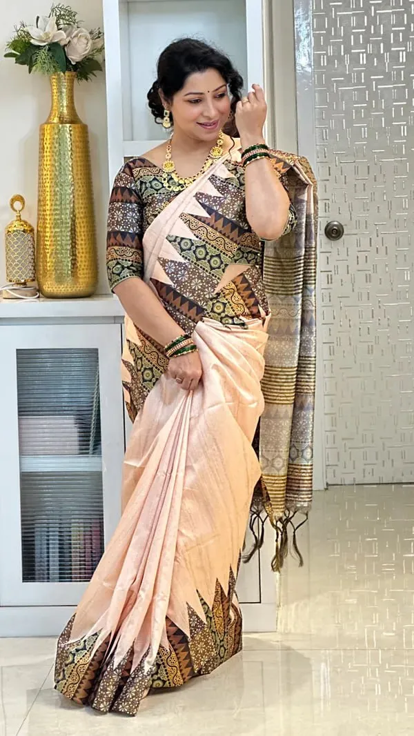 Soft_Tussar_Silk_sarees_with_Beautiful_Digital_Print_With_Attractive_Checks_Design_Saree_And_Digital_Print_Blouse_With_Tassels