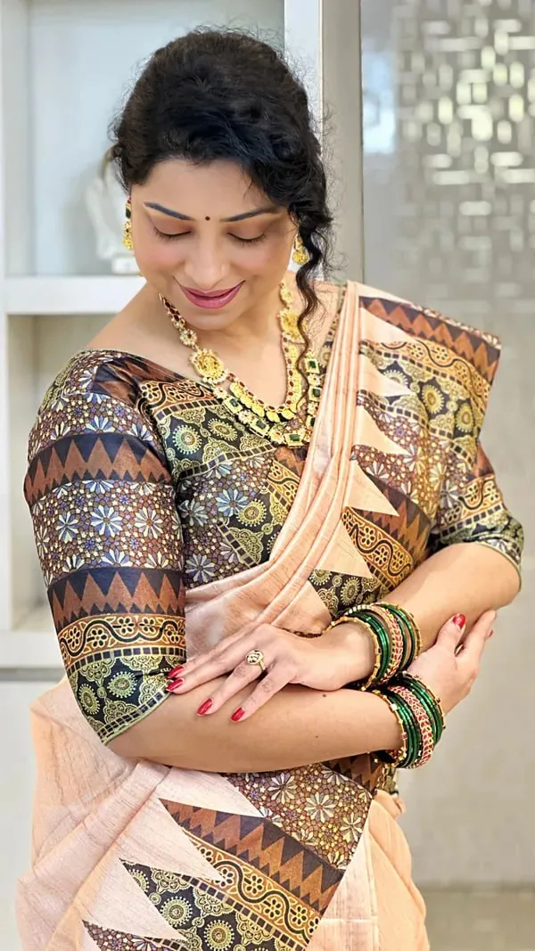 Soft_Tussar_Silk_sarees_with_Beautiful_Digital_Print_With_Attractive_Checks_Design_Saree_And_Digital_Print_Blouse_With_Tassels