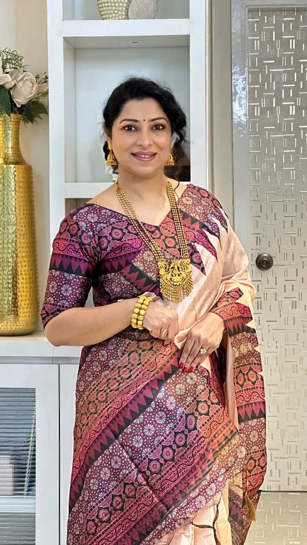 Soft_Tussar_Silk_sarees_with_Beautiful_Digital_Print_With_Attractive_Checks_Design_Saree_And_Digital_Print_Blouse_With_Tassels
