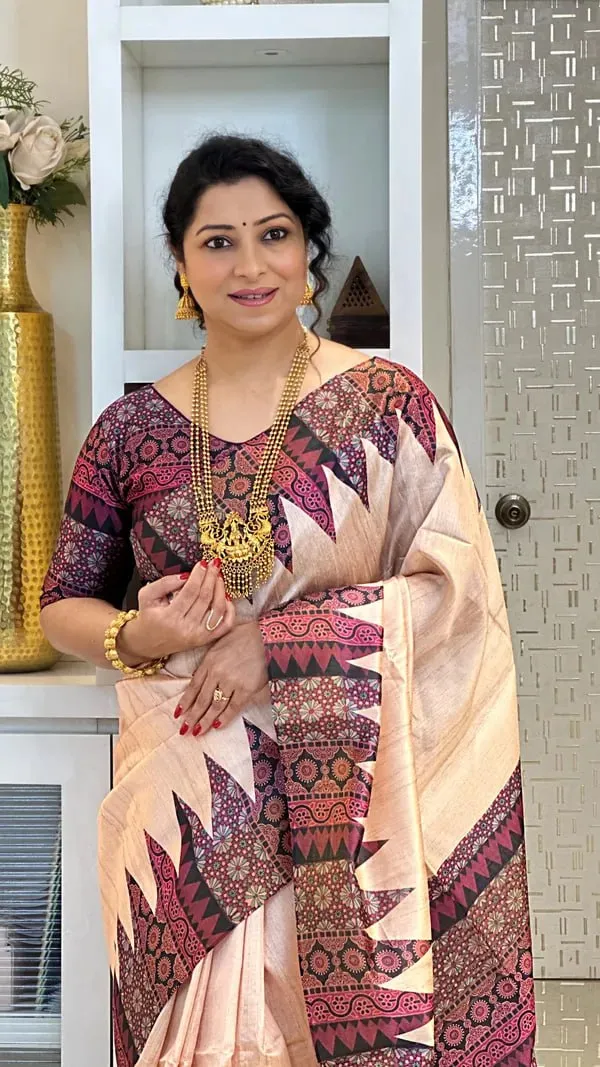 Soft_Tussar_Silk_sarees_with_Beautiful_Digital_Print_With_Attractive_Checks_Design_Saree_And_Digital_Print_Blouse_With_Tassels
