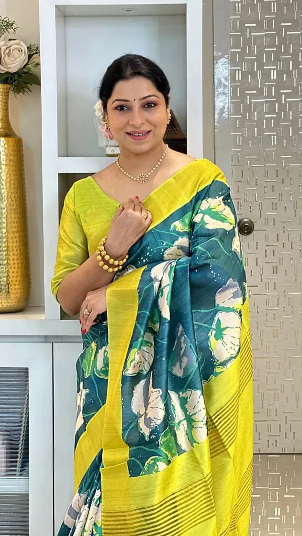 Soft_Tussar_Silk_sarees_with_Beautiful_Digital_Print_With_Attractive_Checks_Design_Saree_And_Digital_Print_Blouse_With_Tassels