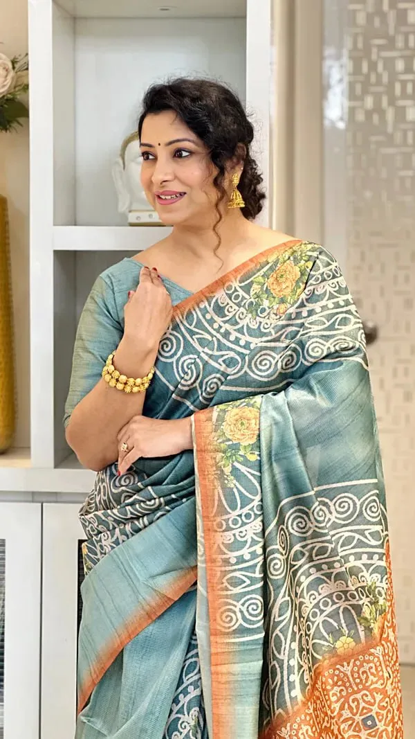 Soft_Tussar_Silk_sarees_with_Beautiful_Digital_Print_With_Attractive_Checks_Design_Saree_And_Digital_Print_Blouse_With_Tassels