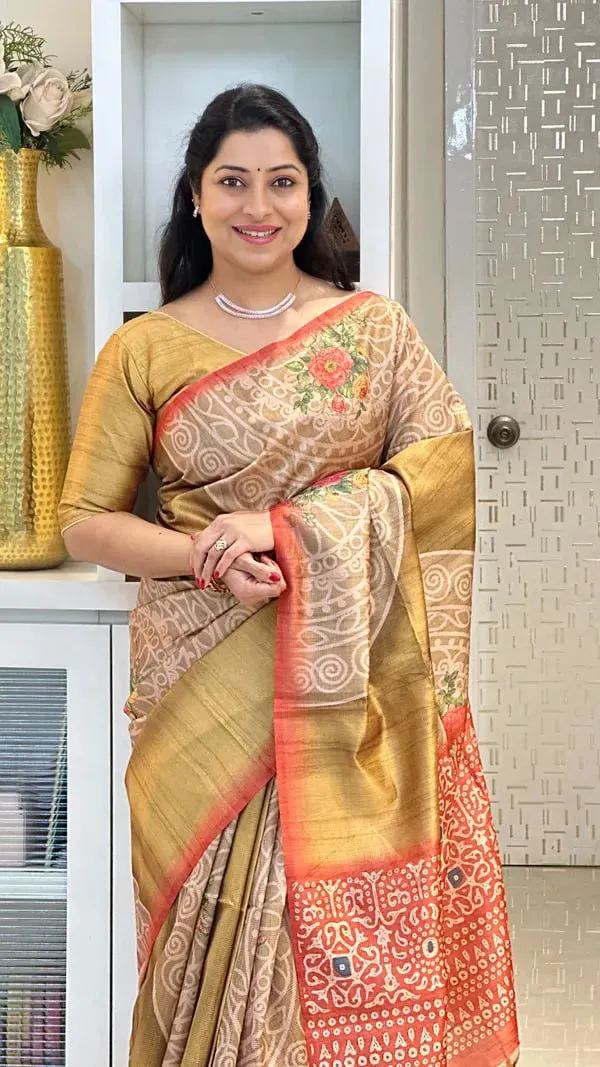 Soft_Tussar_Silk_sarees_with_Beautiful_Digital_Print_With_Attractive_Checks_Design_Saree_And_Digital_Print_Blouse_With_Tassels