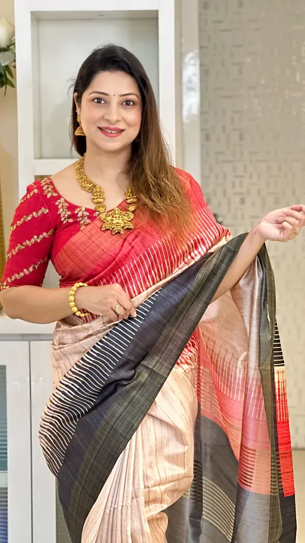 Soft_Tussar_Silk_sarees_with_Beautiful_Digital_Print_With_Attractive_Checks_Design_Saree_And_Digital_Print_Blouse_With_Tassels