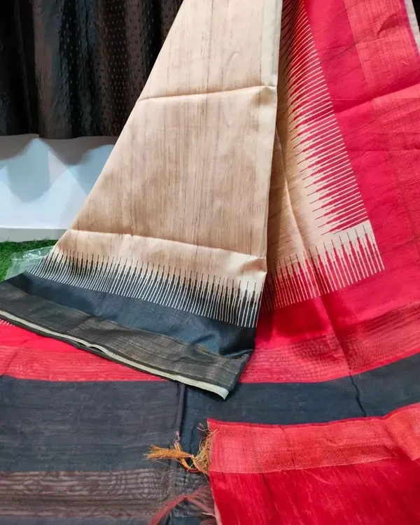 Soft_Tussar_Silk_sarees_with_Beautiful_Digital_Print_With_Attractive_Checks_Design_Saree_And_Digital_Print_Blouse_With_Tassels