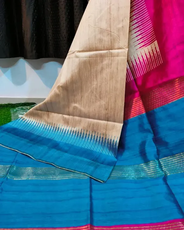 Soft_Tussar_Silk_sarees_with_Beautiful_Digital_Print_With_Attractive_Checks_Design_Saree_And_Digital_Print_Blouse_With_Tassels