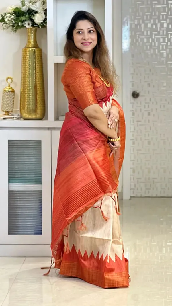 Soft_Tussar_Silk_sarees_with_Beautiful_Digital_Print_With_Attractive_Checks_Design_Saree_And_Digital_Print_Blouse_With_Tassels