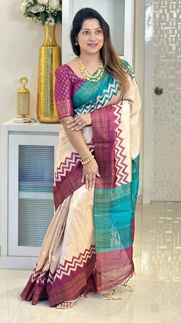 Soft_Tussar_Silk_sarees_with_Beautiful_Digital_Print_With_Attractive_Checks_Design_Saree_And_Digital_Print_Blouse_With_Tassels